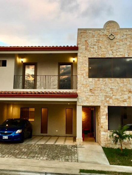 23755786_1430278027083544_3268378241307092290_n